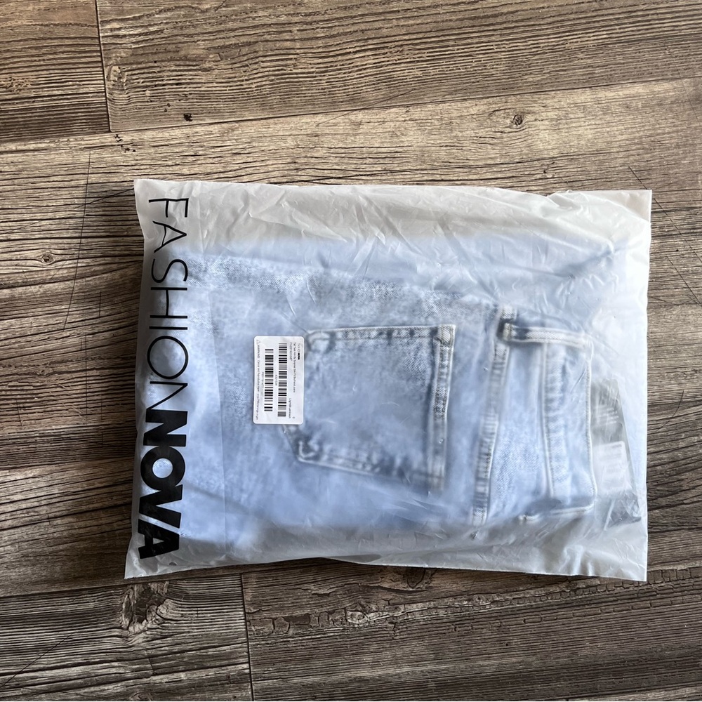Fashion Nova Light Wash Jeans
